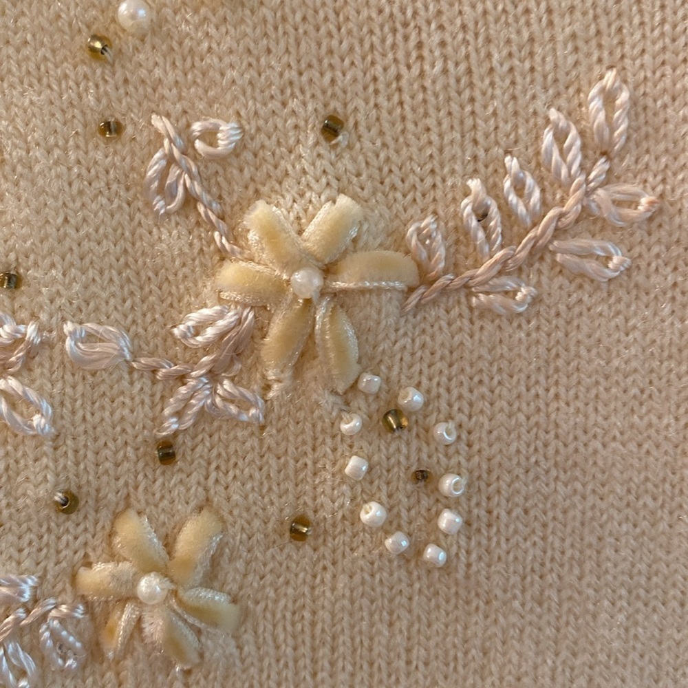 Women’s cardigan with detail embroidery - Picture 3 of 9